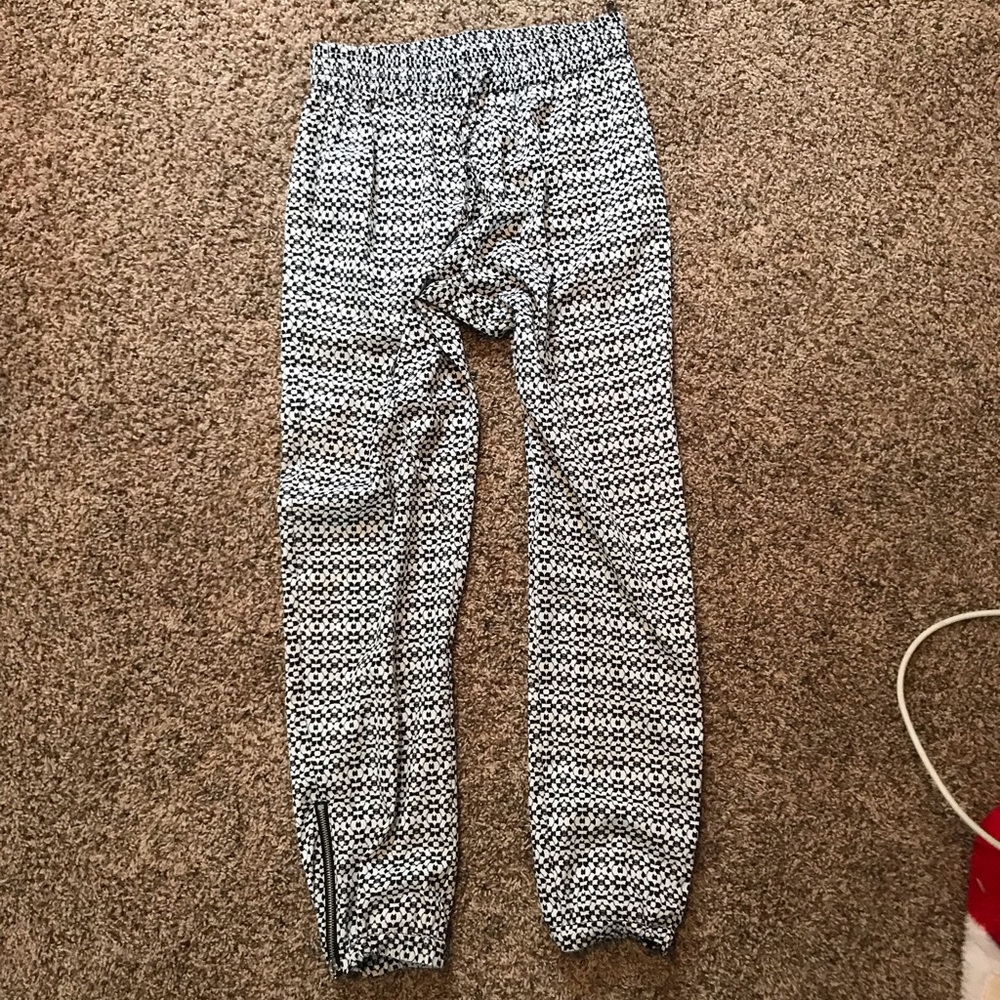 Black and white pattern Pants